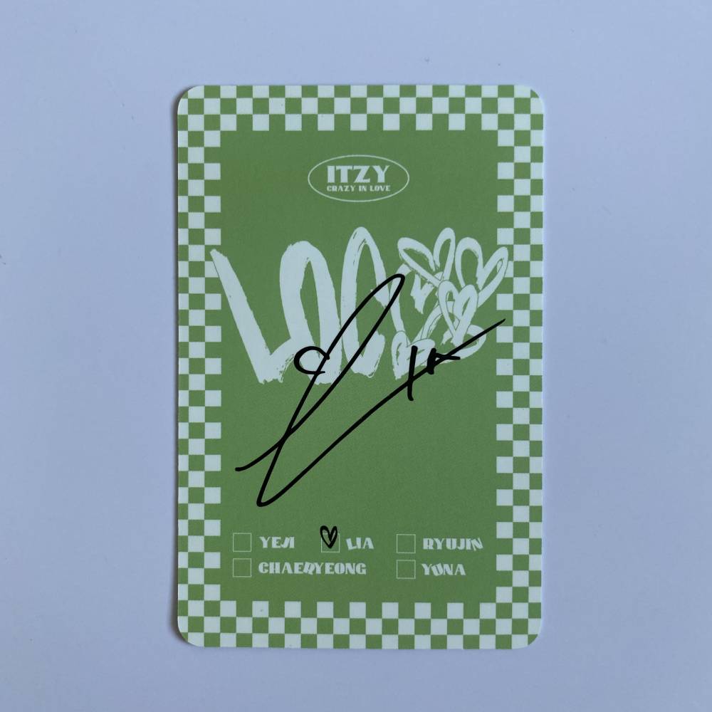 ITZY 1ST ALBUM 'CRAZY IN LOVE' ALBUM PHOTOCARD - FULL SET (SELFIE